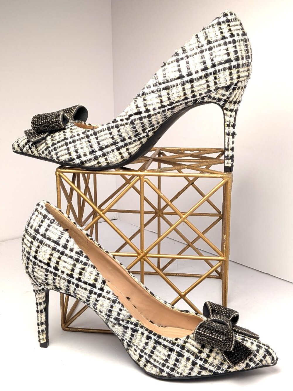 BCBGeneration Beverli Plaid w/ Silver Threads Rhinestone Bow Heels Size 8 — NWOB